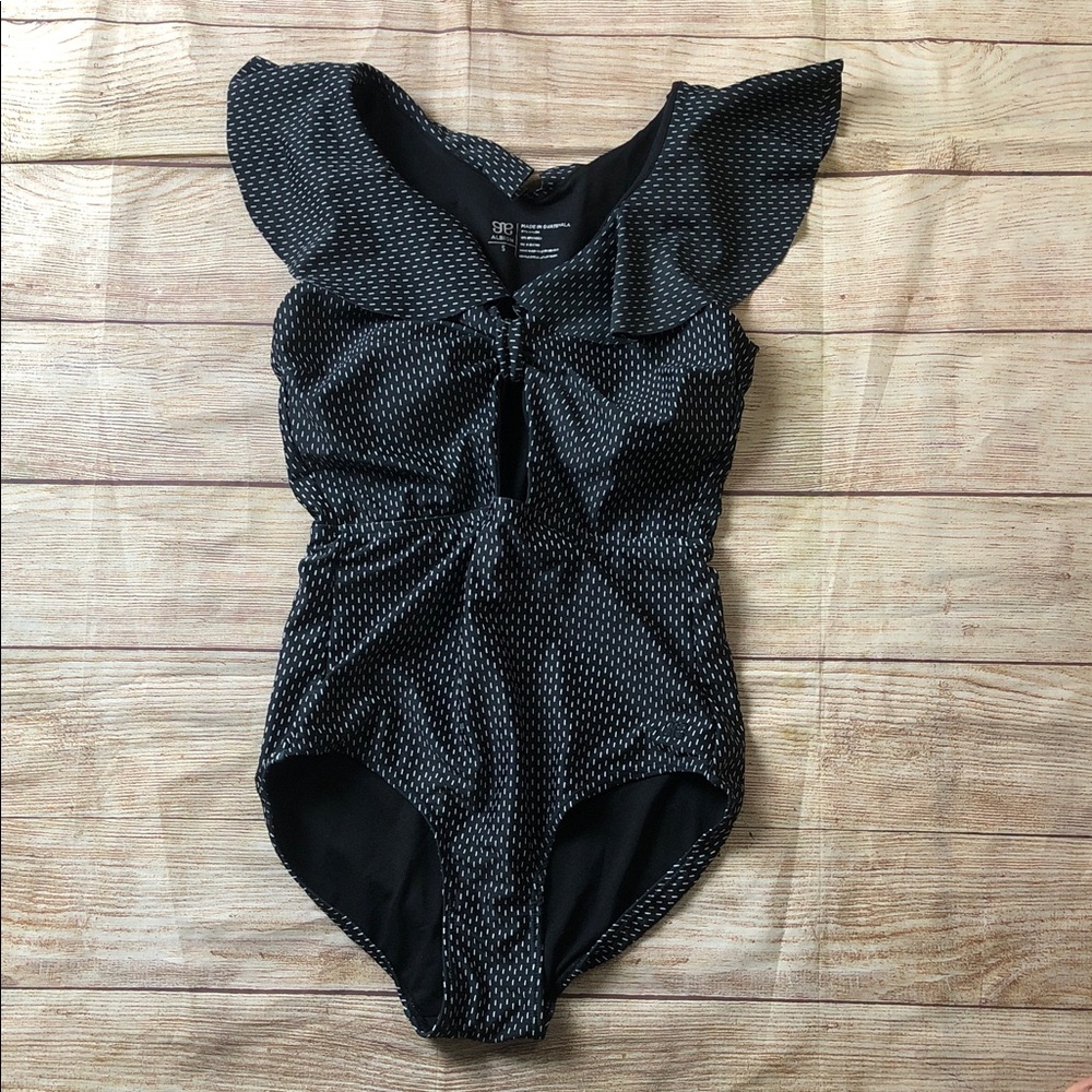 Albion Fit One Piece Cutout Ruffle Detail Black Swimsuit Womens Small